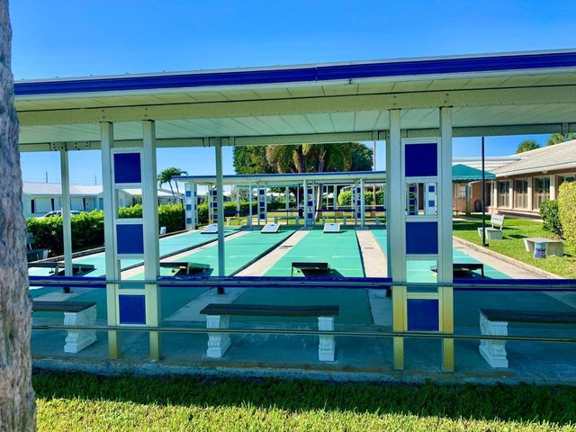 1113 LAKE Terrace 107, Boynton Beach, FL 33426