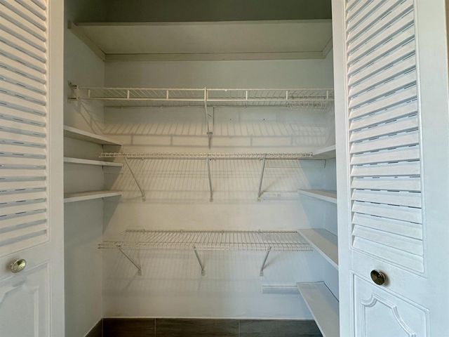 1113 LAKE Terrace 107, Boynton Beach, FL 33426