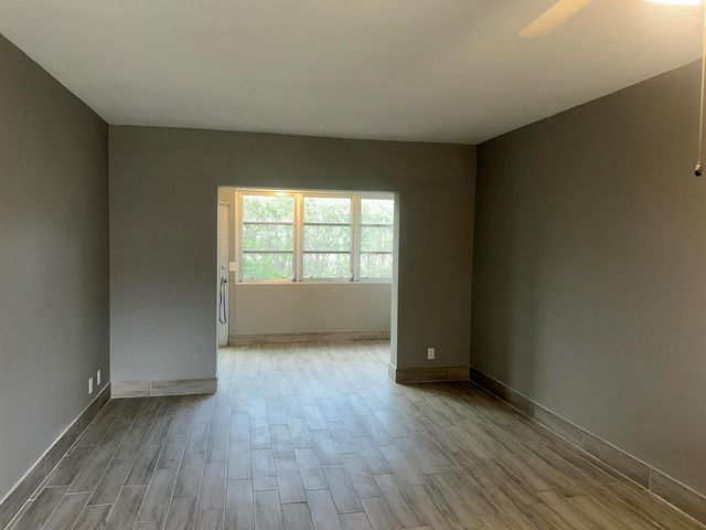 1113 LAKE Terrace 107, Boynton Beach, FL 33426