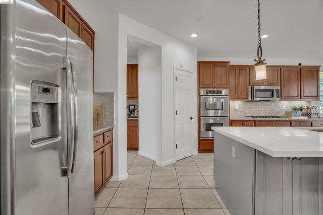 288 Pebble Beach Dr, Brentwood, CA 94513