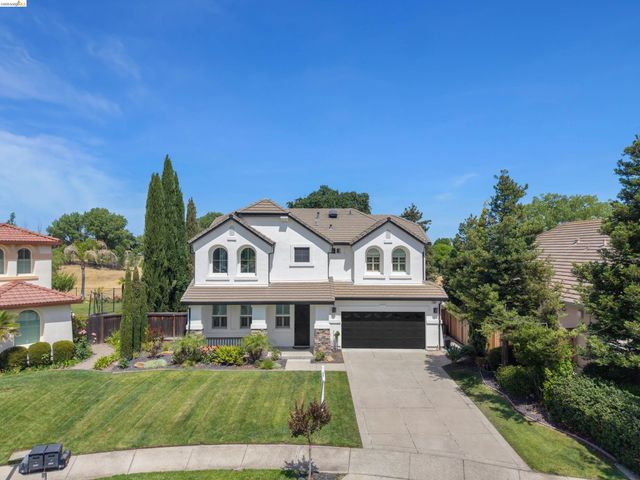 288 Pebble Beach Dr, Brentwood, CA 94513