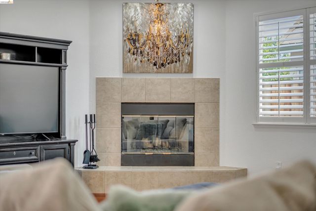 288 Pebble Beach Dr, Brentwood, CA 94513
