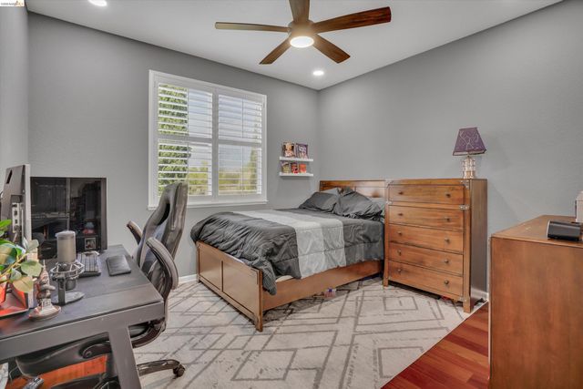 288 Pebble Beach Dr, Brentwood, CA 94513