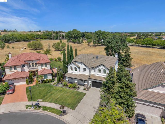 288 Pebble Beach Dr, Brentwood, CA 94513