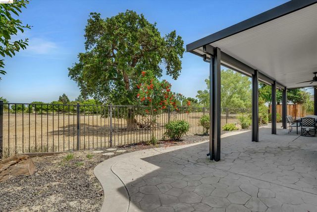 288 Pebble Beach Dr, Brentwood, CA 94513