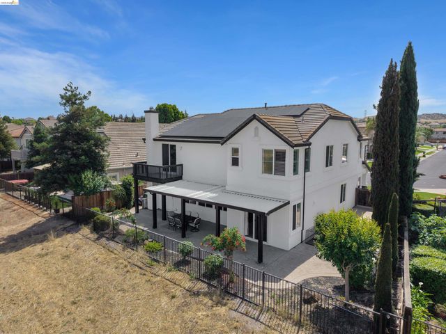 288 Pebble Beach Dr, Brentwood, CA 94513
