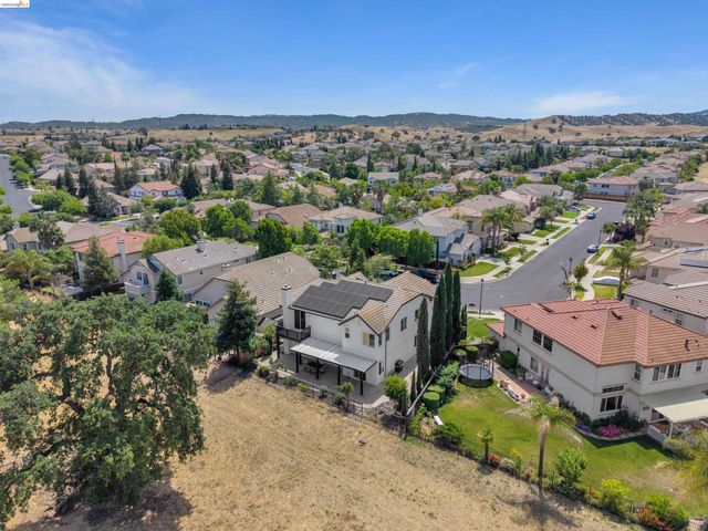 288 Pebble Beach Dr, Brentwood, CA 94513