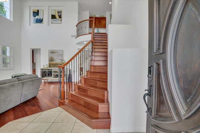 288 Pebble Beach Dr, Brentwood, CA 94513