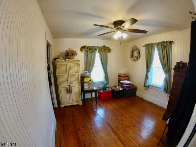 19 Ryerson Ave, Newton Town, NJ 07860