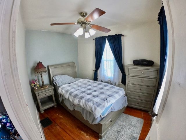 19 Ryerson Ave, Newton Town, NJ 07860