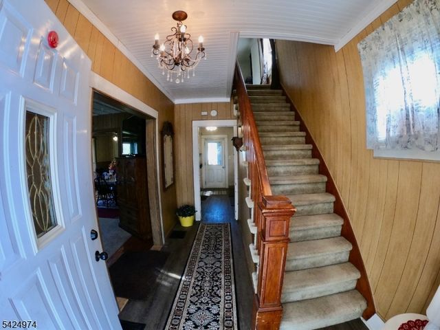 19 Ryerson Ave, Newton Town, NJ 07860