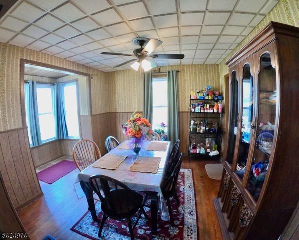 19 Ryerson Ave, Newton Town, NJ 07860