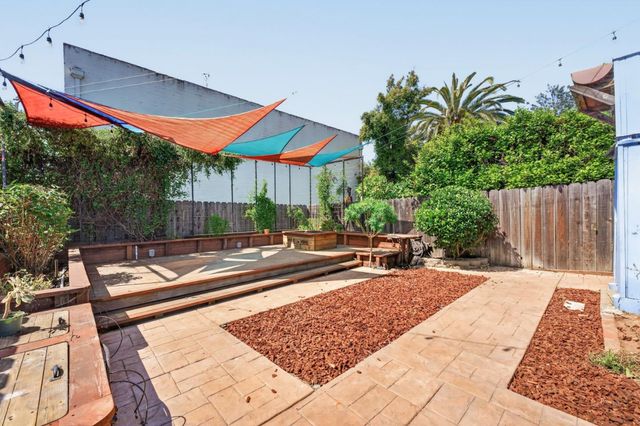 6677 Brann Street, Oakland, CA 94605