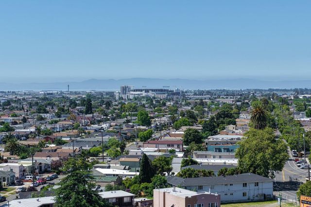 6677 Brann Street, Oakland, CA 94605
