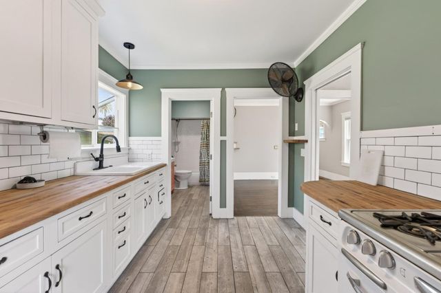 6677 Brann Street, Oakland, CA 94605