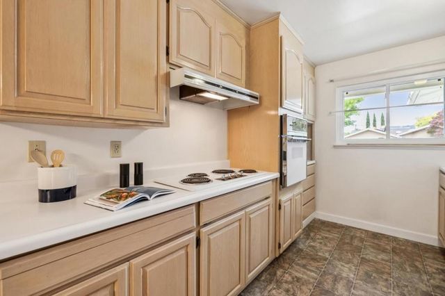 1563 Heron Avenue, Sunnyvale, CA 94087