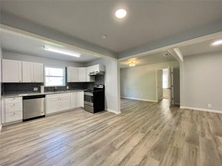 150 Huisache Street, Lake Jackson, TX 77566