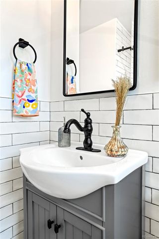 1150 Ivanhoe Street, Denver, CO 80220