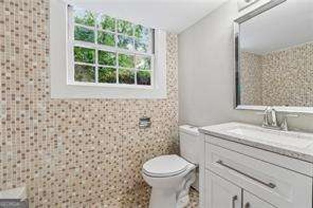 4616 Greensprings Road, Atlanta, GA 30337
