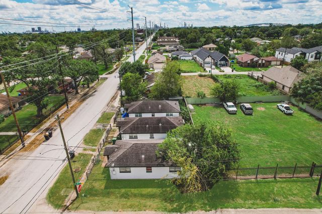 1715 New Mexico Street, Houston, TX 77029