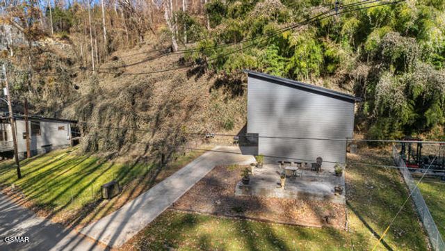 667 Turkey Nest Road, Gatlinburg, TN 37738