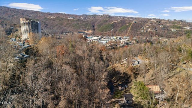 667 Turkey Nest Road, Gatlinburg, TN 37738