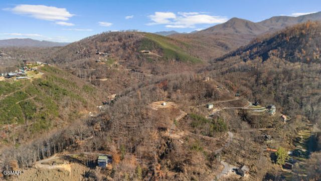 667 Turkey Nest Road, Gatlinburg, TN 37738