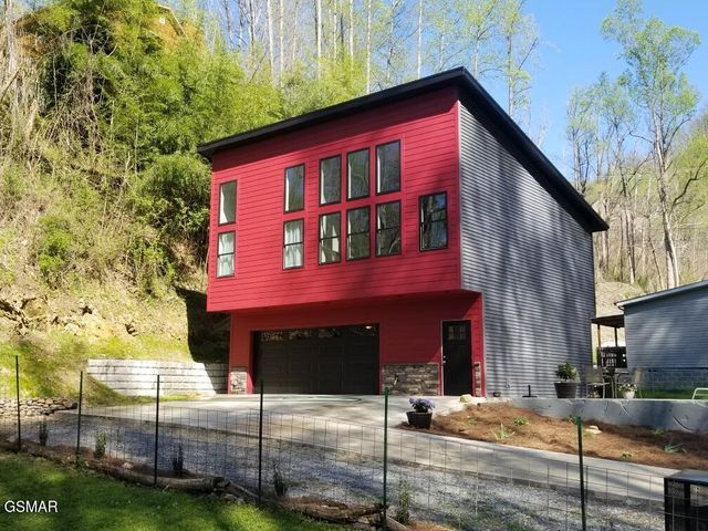 667 Turkey Nest Road, Gatlinburg, TN 37738