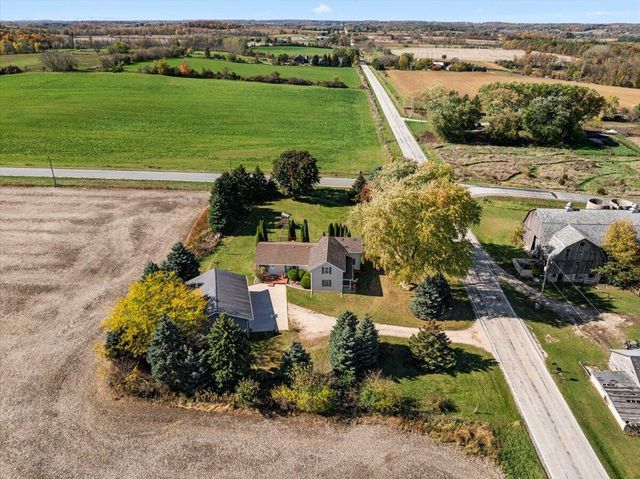 W5689 County Road W, Adell, WI 53001