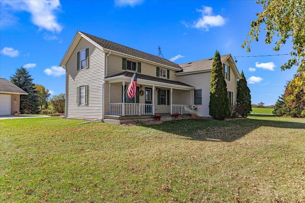 W5689 County Road W, Adell, WI 53001
