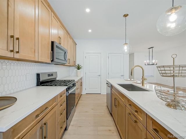 41503 Breck, Plymouth, MI 48170