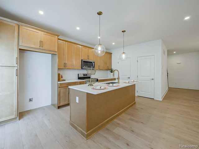 41503 Breck, Plymouth, MI 48170