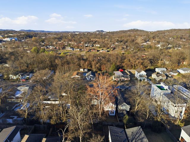 318 Queen Ave, Nashville, TN 37207