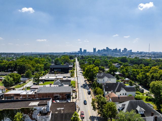 318 Queen Ave, Nashville, TN 37207
