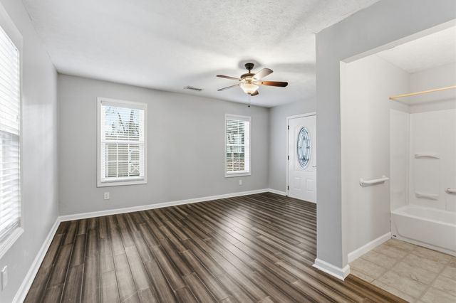 318 Queen Ave, Nashville, TN 37207