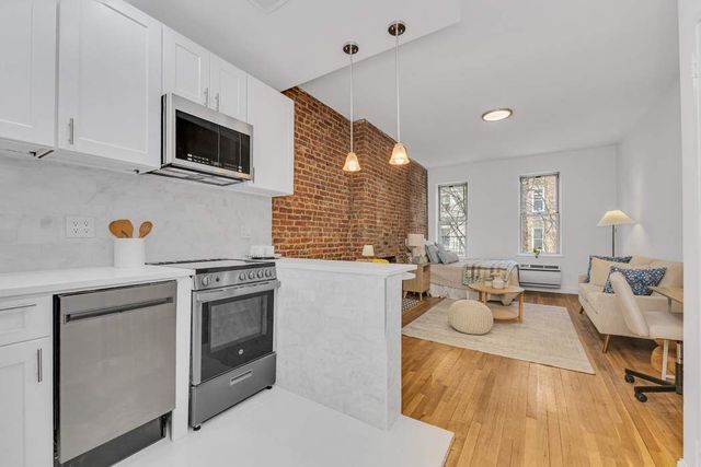 407 E 87th St Apt 2C, New York City, NY 10128