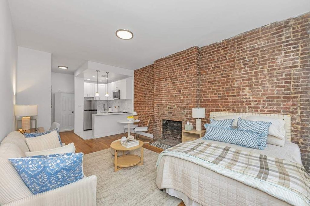 407 E 87th St Apt 2C, New York City, NY 10128