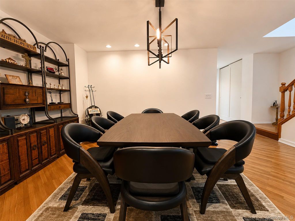 151 The Knoll, Syosset, NY 11791 — photo 5