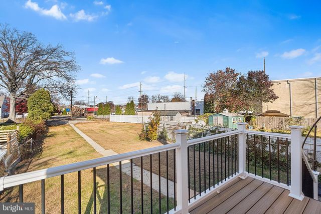 14 NICHOLSON RD, Mount Ephraim, NJ 08059