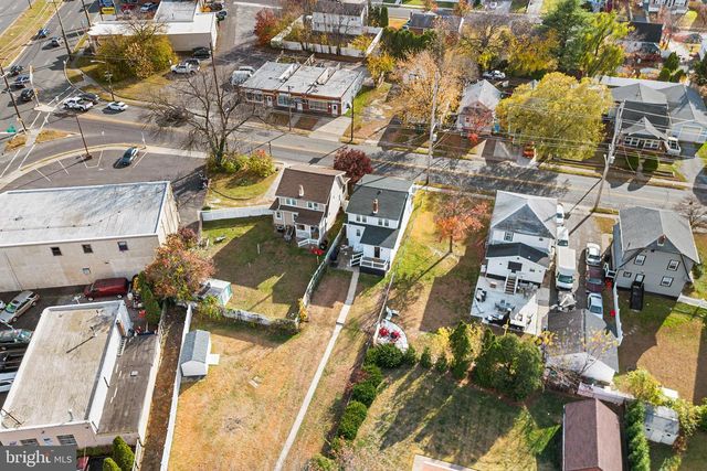 14 NICHOLSON RD, Mount Ephraim, NJ 08059