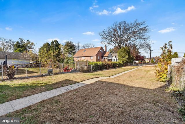 14 NICHOLSON RD, Mount Ephraim, NJ 08059
