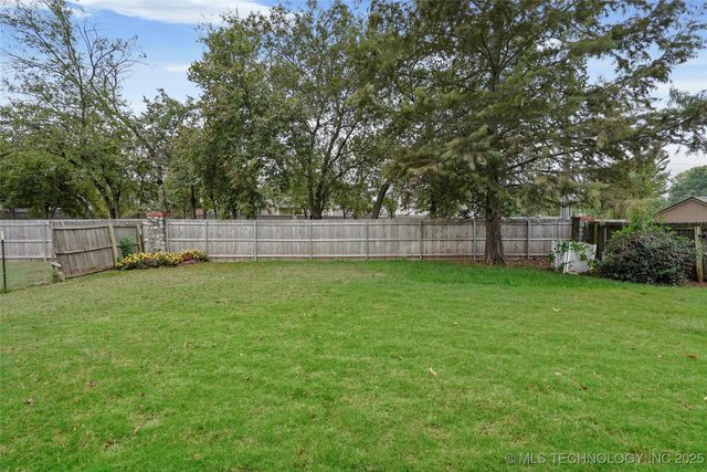 20230 E 50th Place, Broken Arrow, OK 74014