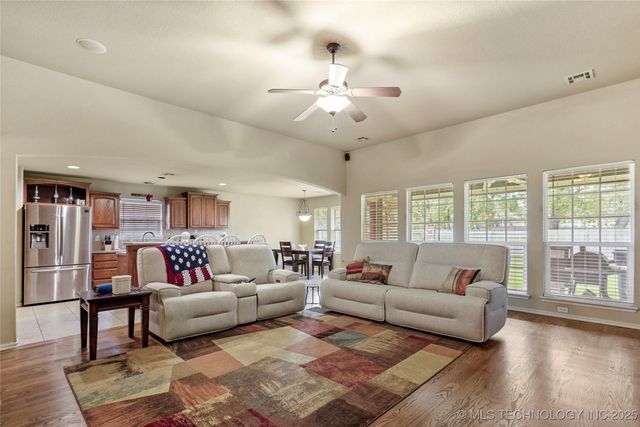 20230 E 50th Place, Broken Arrow, OK 74014