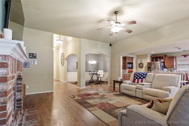 20230 E 50th Place, Broken Arrow, OK 74014