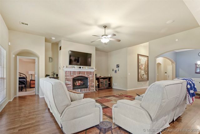 20230 E 50th Place, Broken Arrow, OK 74014