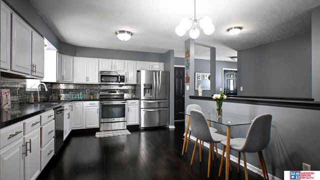 1610 SW Jordan Street, Lincoln, NE 68522