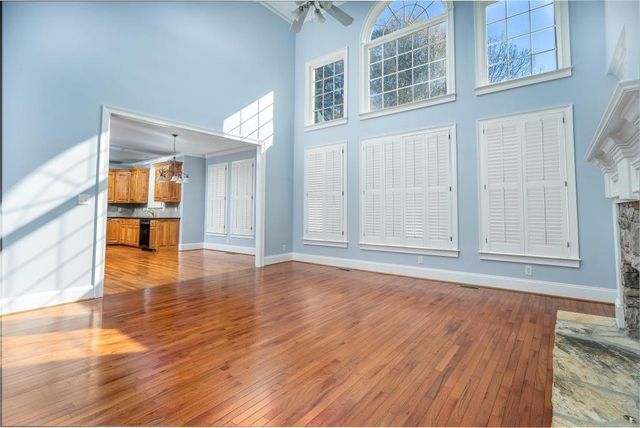 562 Grassmeade Way, Snellville, GA 30078