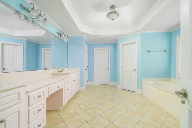 562 Grassmeade Way, Snellville, GA 30078