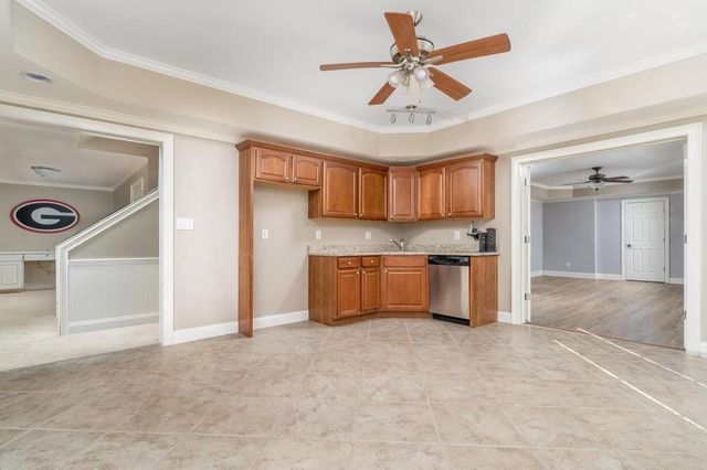 562 Grassmeade Way, Snellville, GA 30078