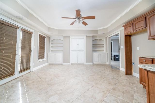 562 Grassmeade Way, Snellville, GA 30078